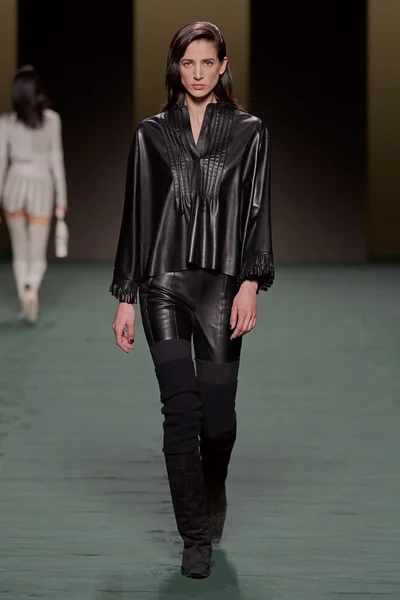 Look 13